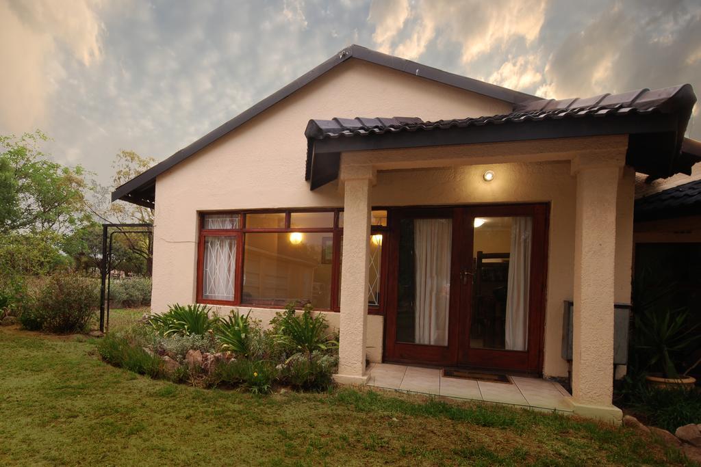 Hoopoe Haven Guest House Chartwell Bagian luar foto